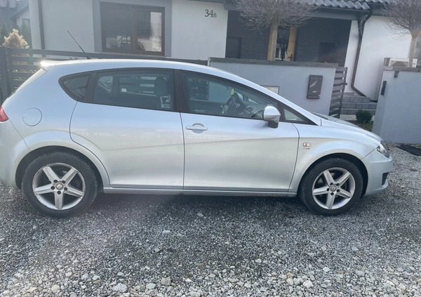 Seat Leon cena 16500 przebieg: 203000, rok produkcji 2010 z Tłuszcz małe 22